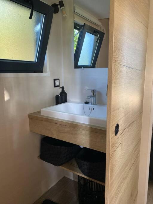 Tiny House Sur Terrain Boise A 10 Mn De La Mer Férel 외부 사진